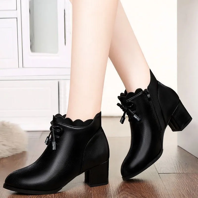 Cotton Shoes  Autumn And Winter Plus Velvet Soft Leather Ladies Short Boots