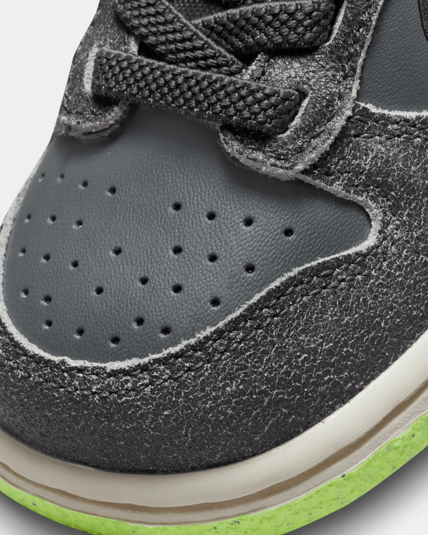 Nike Infants' Dunk Low SE Iron Grey/Phantom-Ghost Green